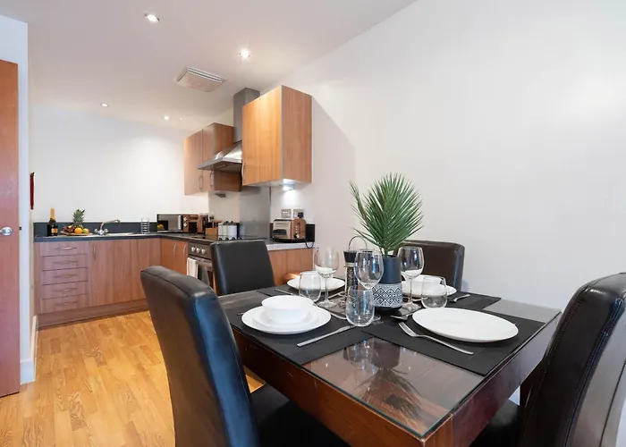 Birmingham City Centre Apartment - Balcony - Secure Parking - China Town - Arcadian - 37Arc
